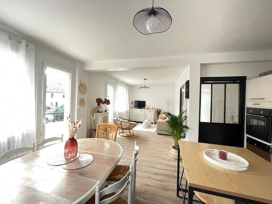 Superbe Appartement Avec Salle De Jeux Vaux-lès-Saint-Claude Zewnętrze zdjęcie