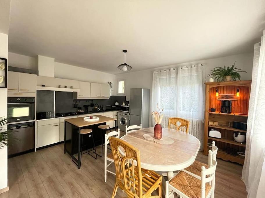 Superbe Appartement Avec Salle De Jeux Vaux-lès-Saint-Claude Zewnętrze zdjęcie