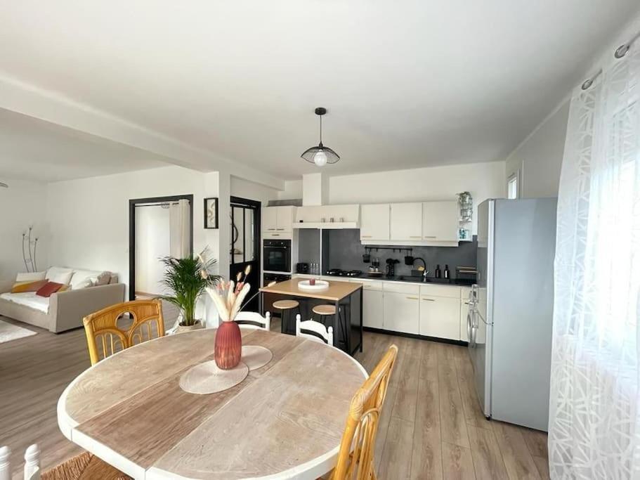 Superbe Appartement Avec Salle De Jeux Vaux-lès-Saint-Claude Zewnętrze zdjęcie
