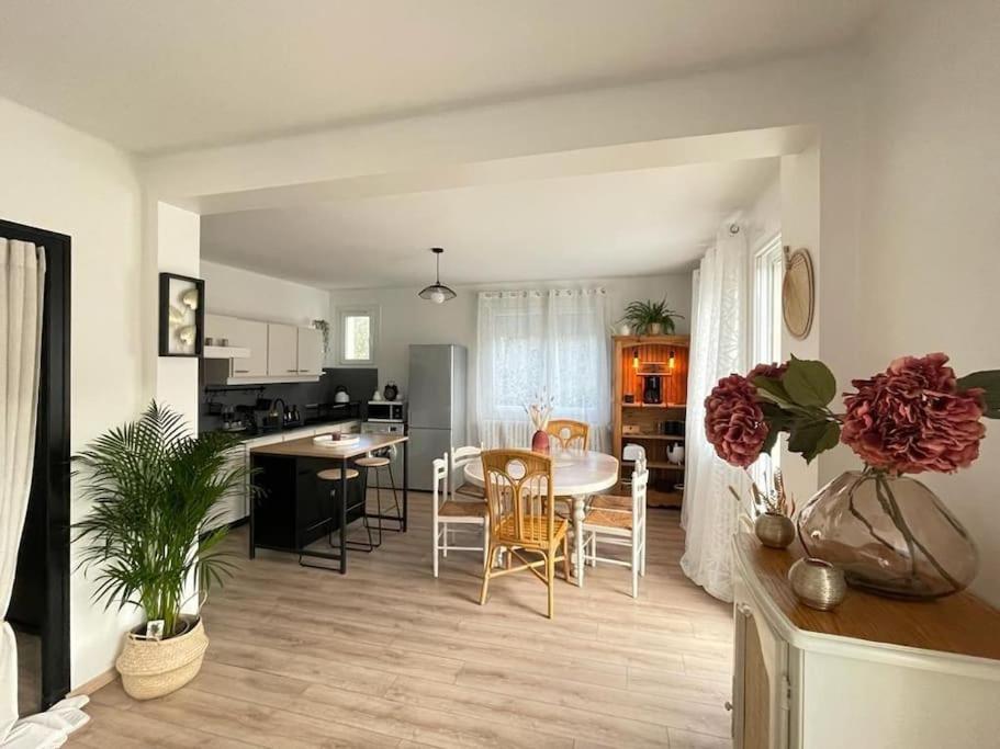 Superbe Appartement Avec Salle De Jeux Vaux-lès-Saint-Claude Zewnętrze zdjęcie
